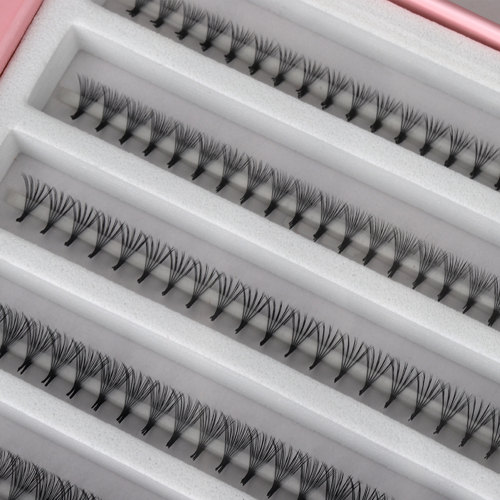 رموش مجمعة مسبقًا بقاعدة مدببة - مراجعة Mega Volume Lash وسعره